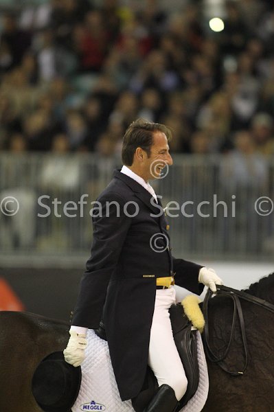 LAUGKS_MEGGLE\'S WELTTALL_MILANO_2011_SS3_9942.jpg